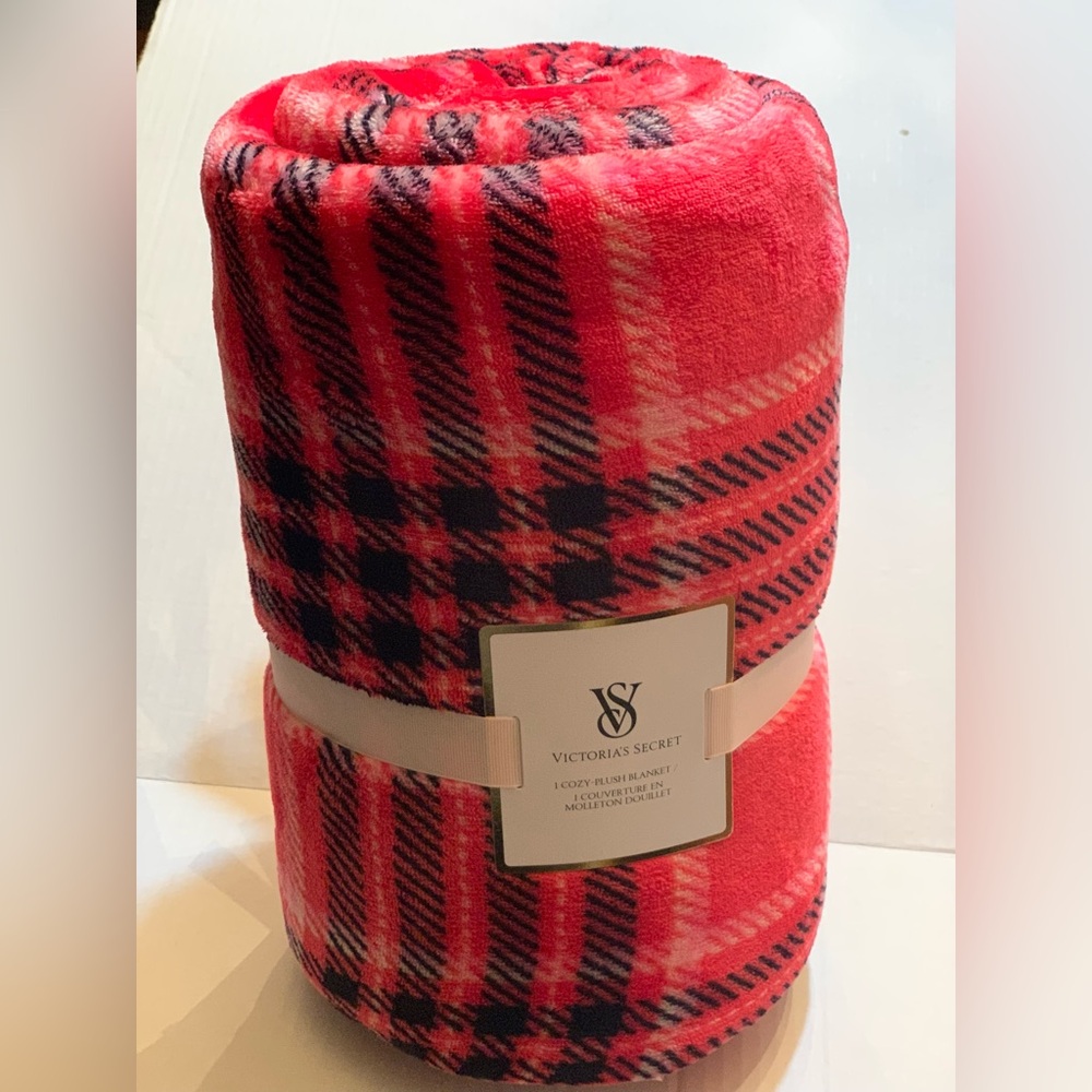 Victoria's Secret Red and Black Plaid Blanket. NWT 2024 Edition..